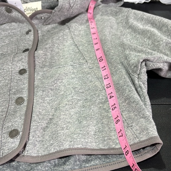 UpWest Snap Front crop hoodie,wide arm, knit cuffs,pockets,fleece like lining - Picture 11 of 13